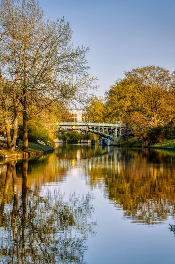 On the banks of the Landwehr Canal
