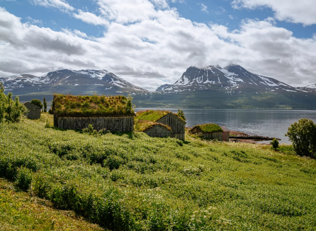Straumsbukta farmstead