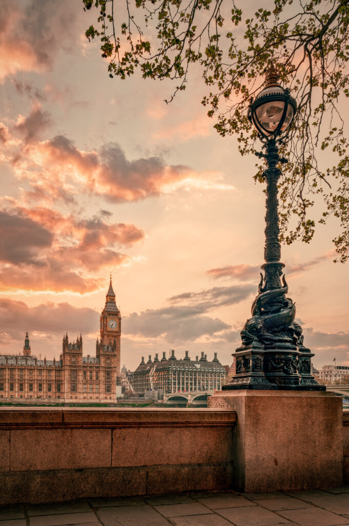 Albert Embankment Path