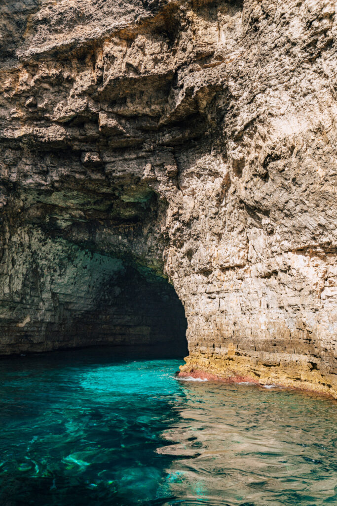 Santa Maria Caves
